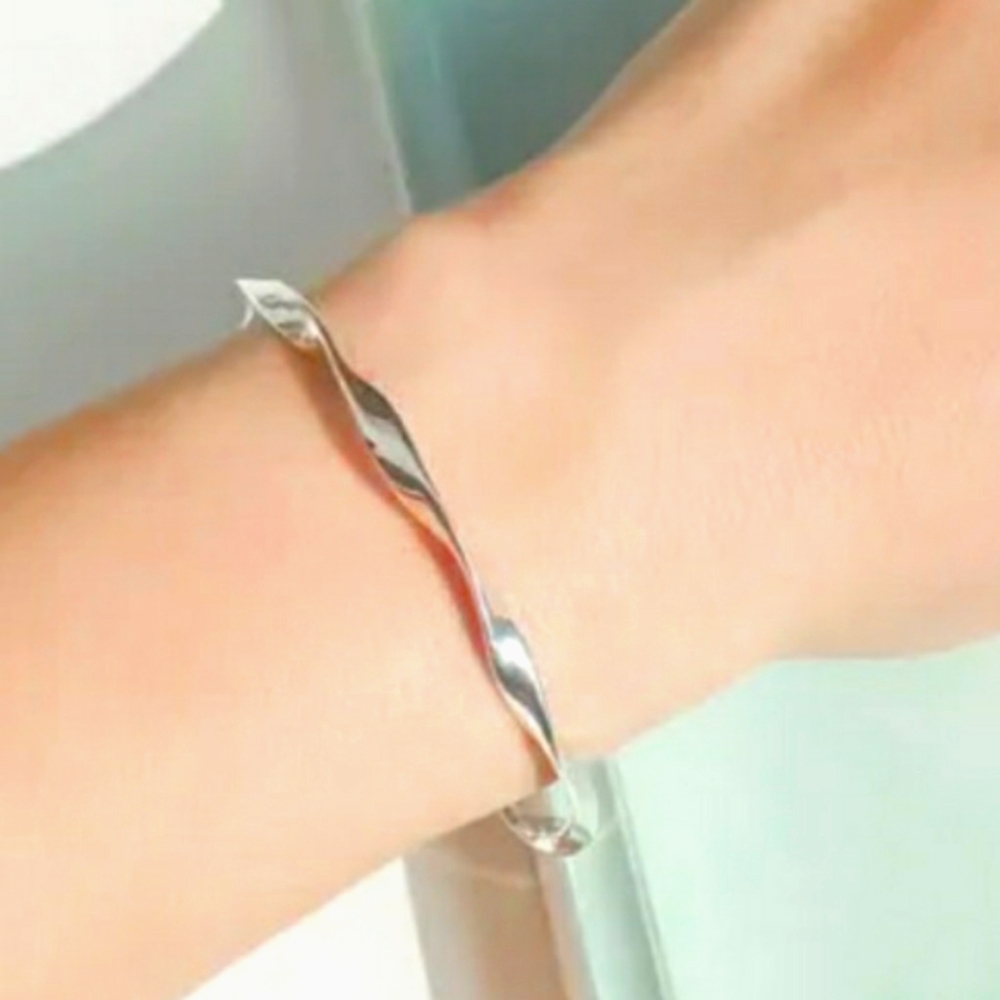 NEW Silver Twisted Bangle Cuff Bracelet